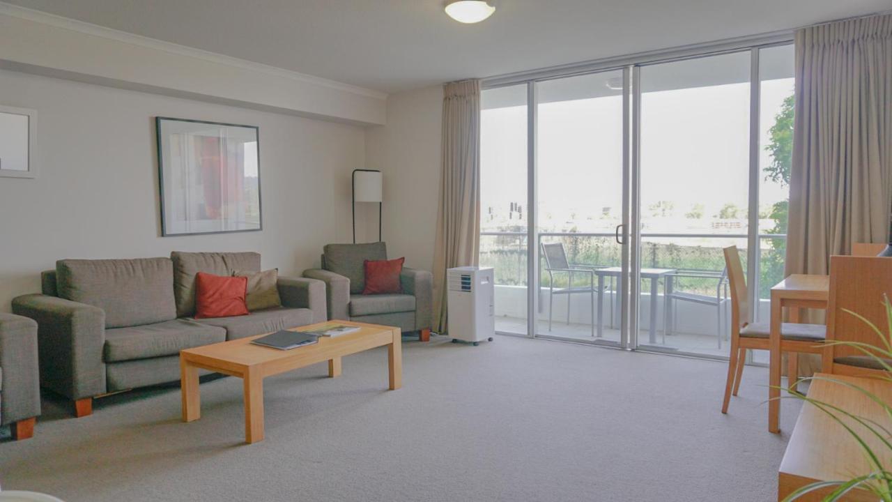 Horton Aparthotel 4*